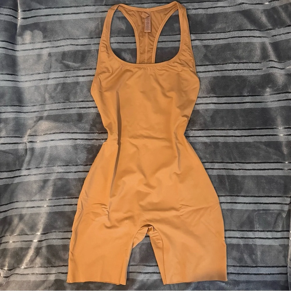 Skims Swim Cycle Suit - Almond